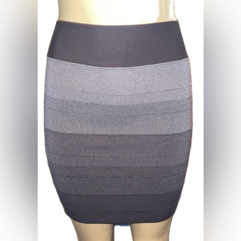 BCBGMAXAZRIA Pull On Shaping Mini Skirt Ombré Stripe NWOT Medium